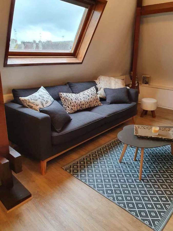 Bel appartement ensoleillé en ville Pont-Évêque Extérieur photo